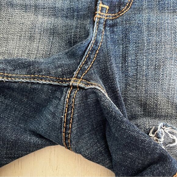 American Eagle Outfitters Sky High Shortie jean shorts size 6 - Picture 5 of 8